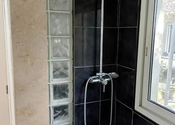 Maisonnette Soleil Feriehus Nîmes